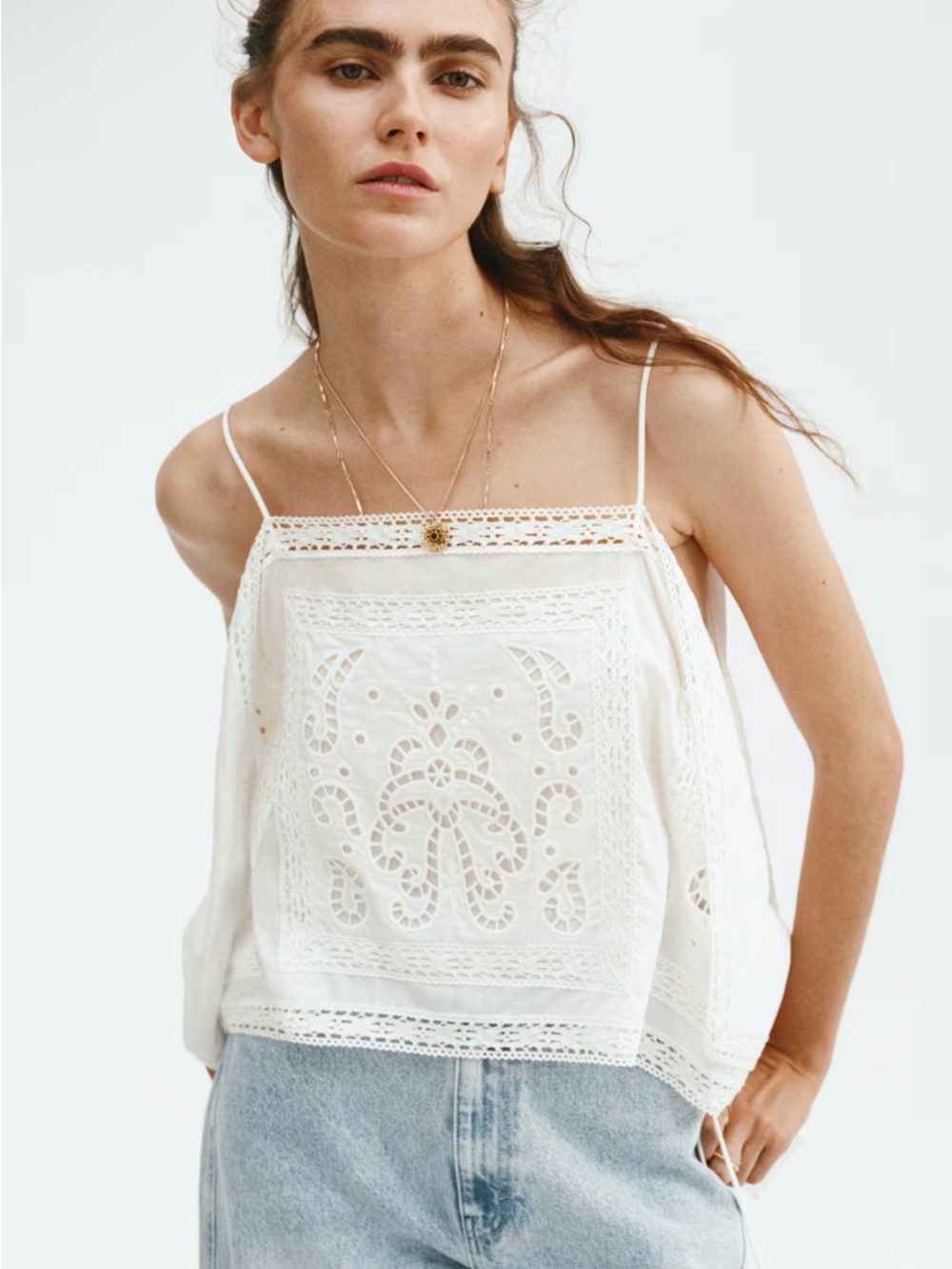 NWT H&M STUDIO COLLECTION
WHITE STRAPPY TOP WITH EYELET EMBROIDERY SIZE XS/S